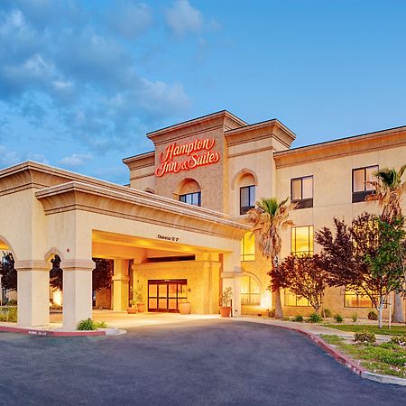 Hampton Inn & Suites Lancaster Bagian luar foto