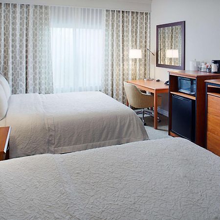 Hampton Inn & Suites Lancaster Bagian luar foto