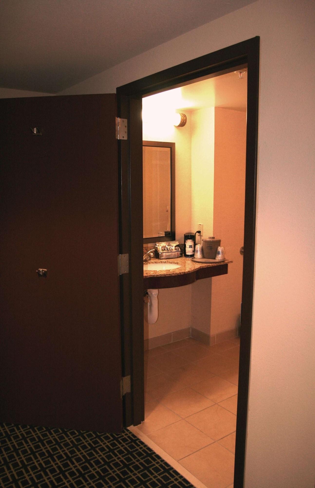 Hampton Inn & Suites Lancaster Bagian luar foto