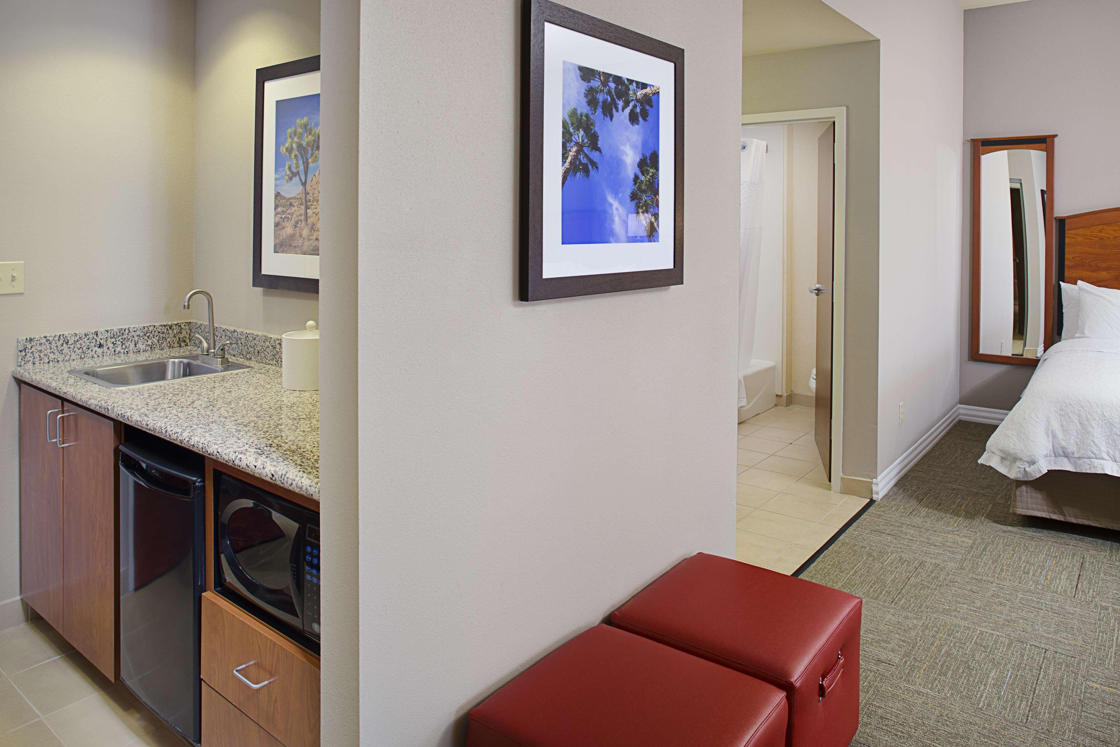 Hampton Inn & Suites Lancaster Bagian luar foto