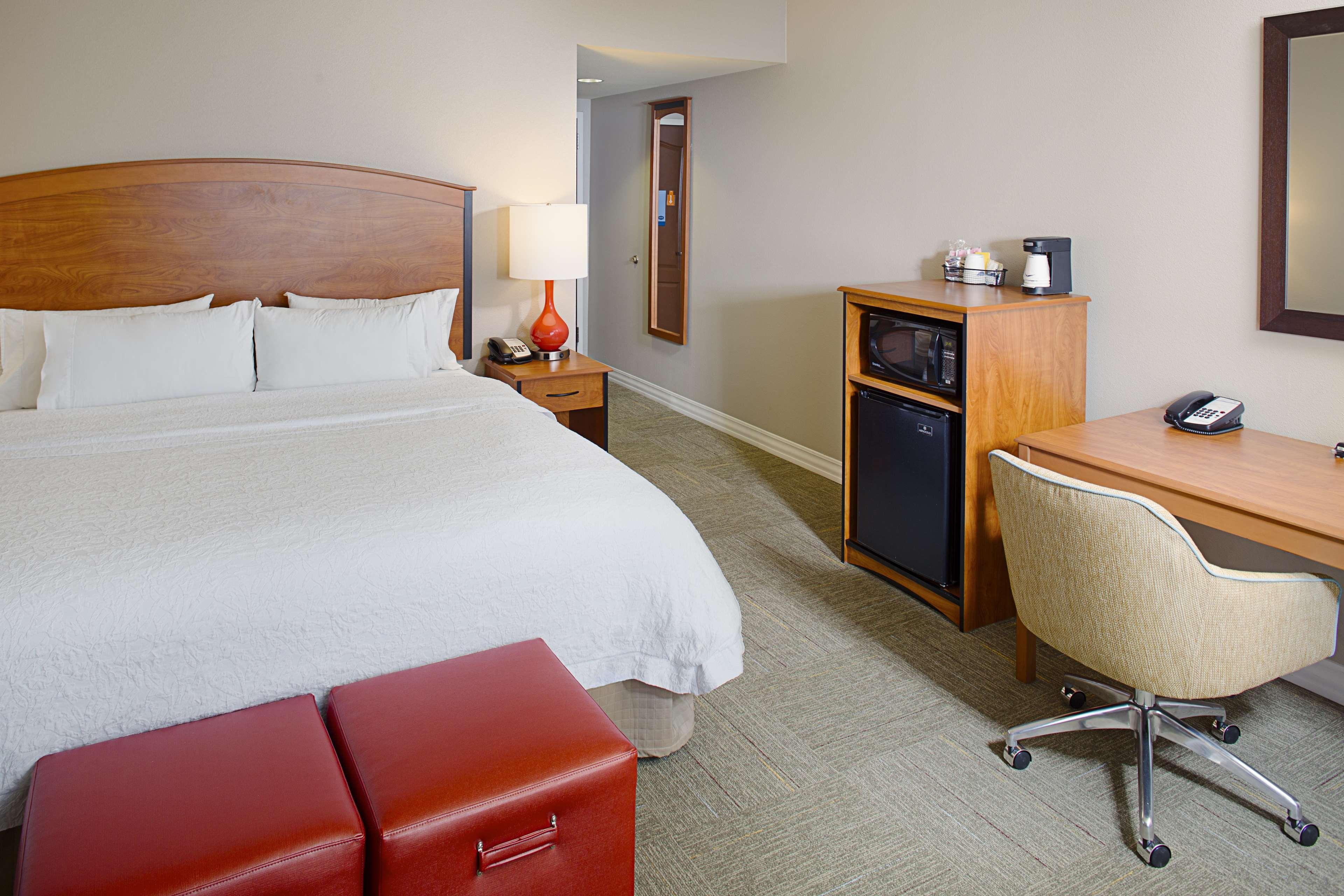 Hampton Inn & Suites Lancaster Bagian luar foto