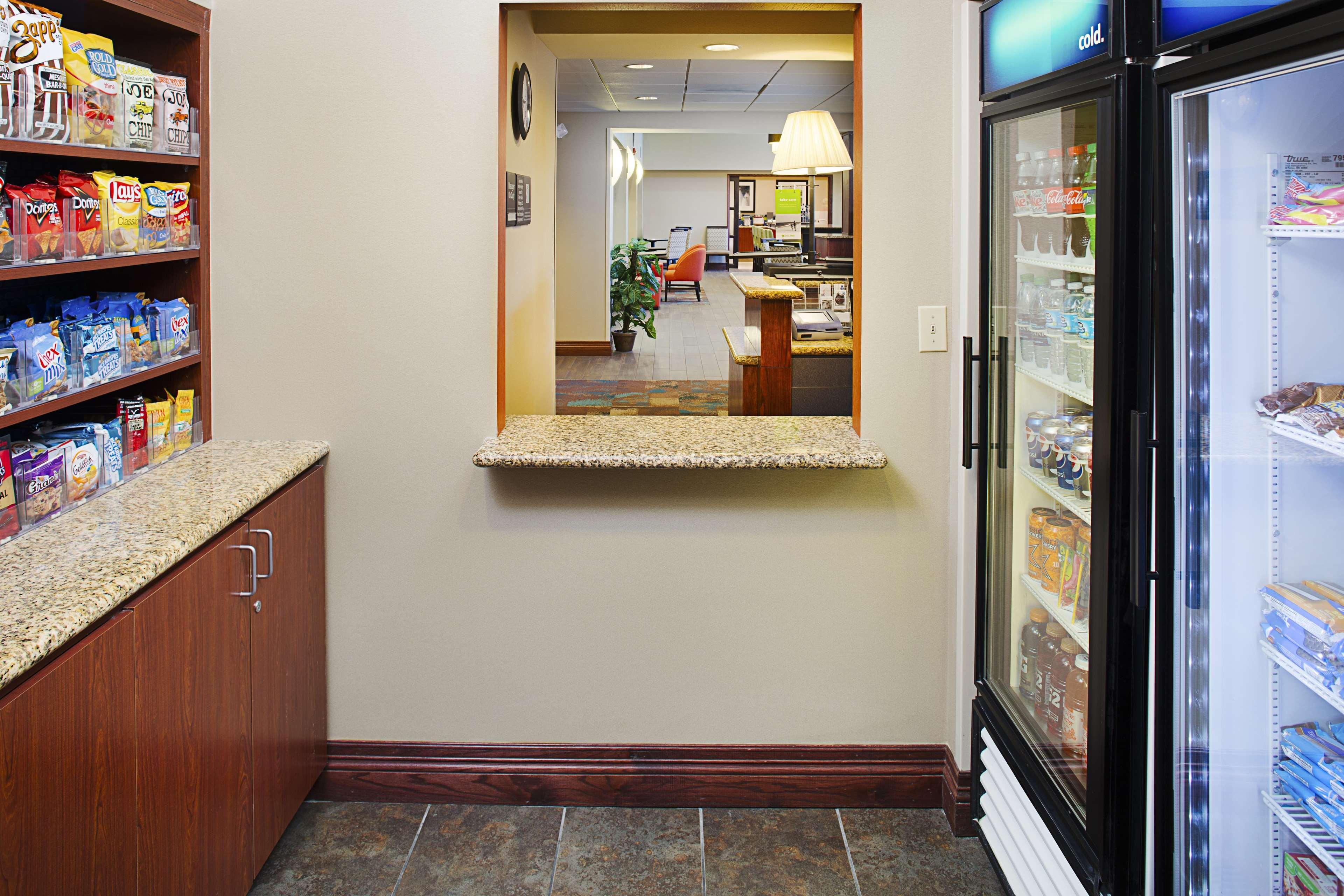 Hampton Inn & Suites Lancaster Bagian luar foto