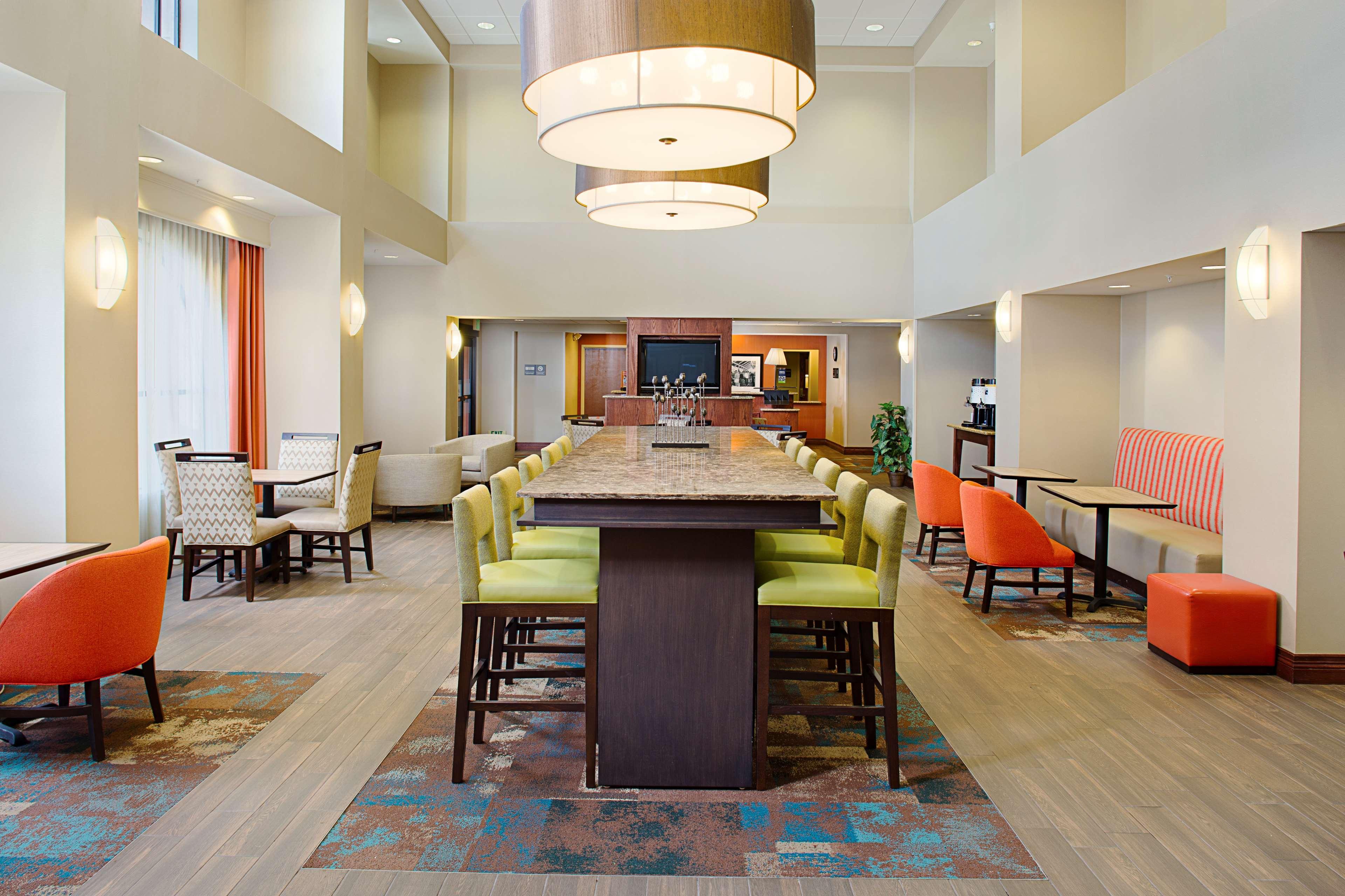 Hampton Inn & Suites Lancaster Bagian luar foto