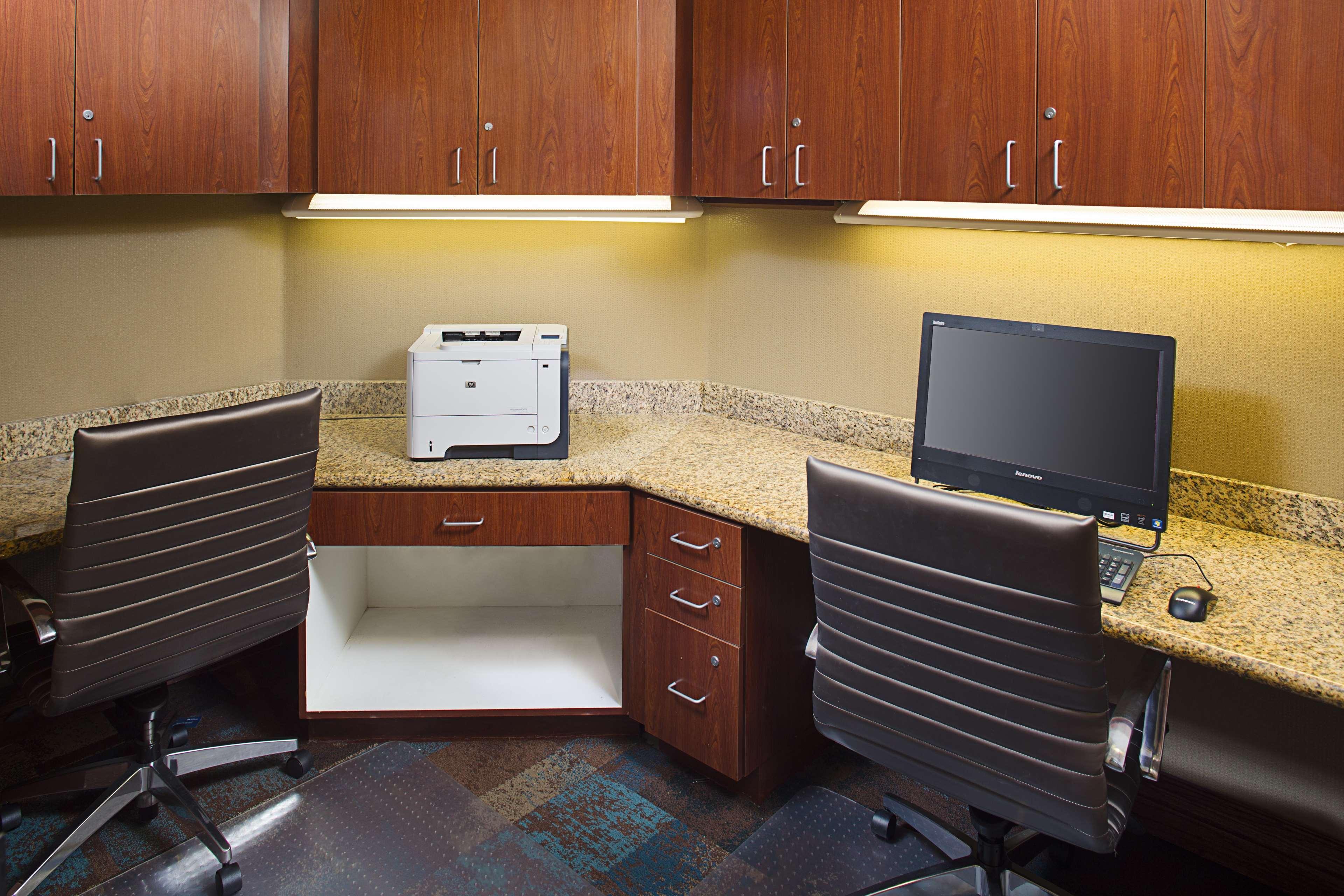 Hampton Inn & Suites Lancaster Bagian luar foto