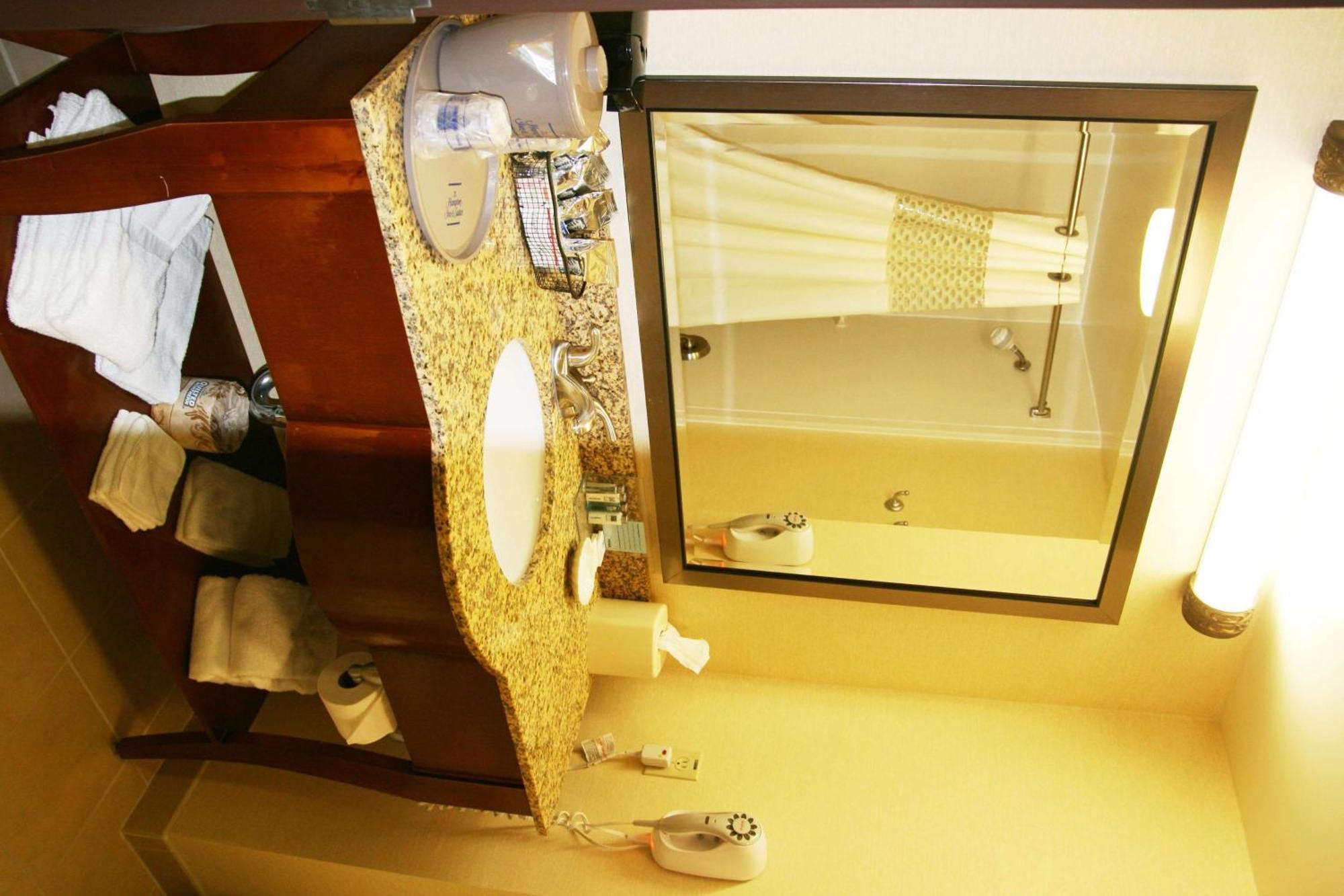 Hampton Inn & Suites Lancaster Bagian luar foto