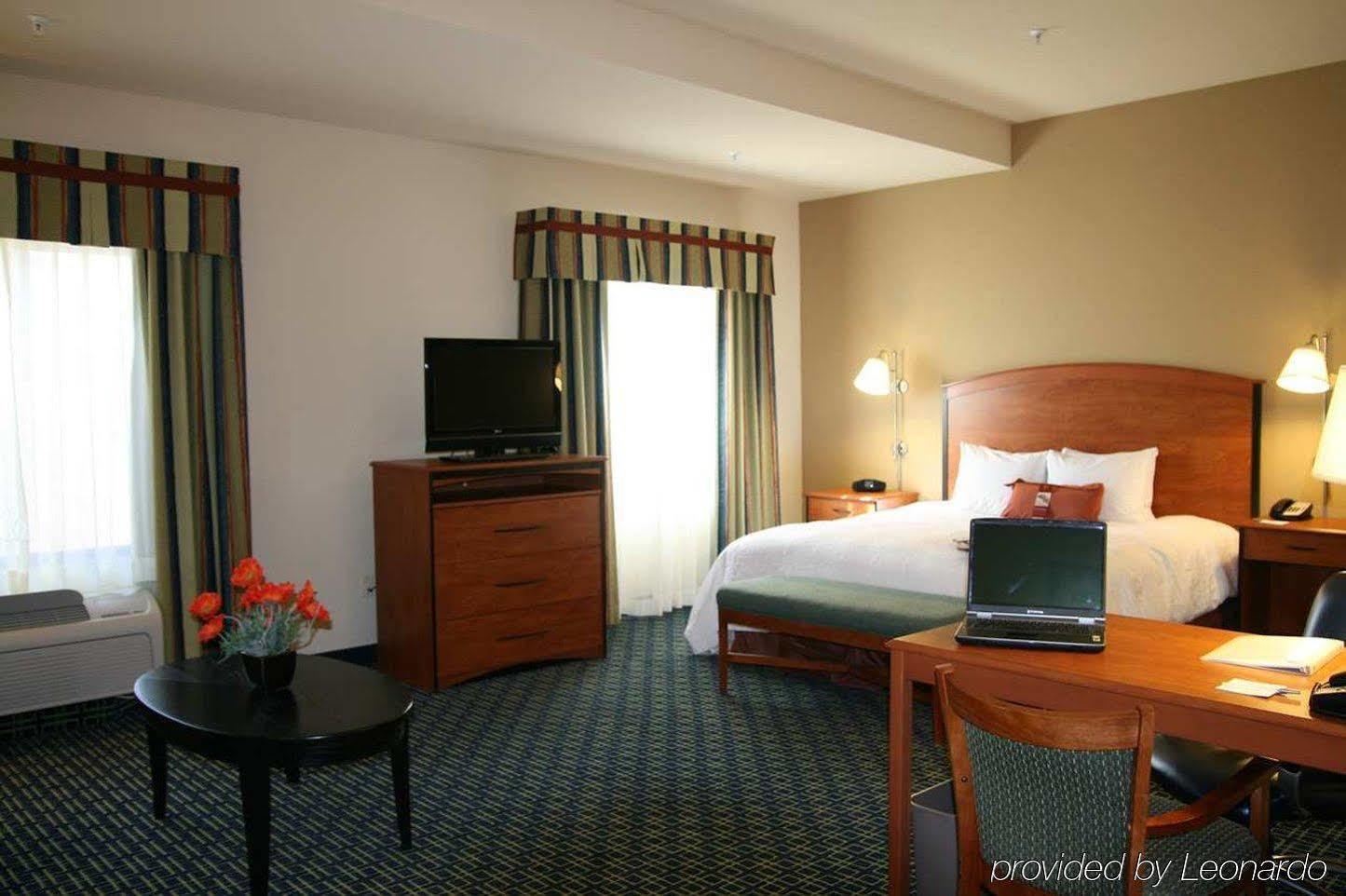 Hampton Inn & Suites Lancaster Bagian luar foto